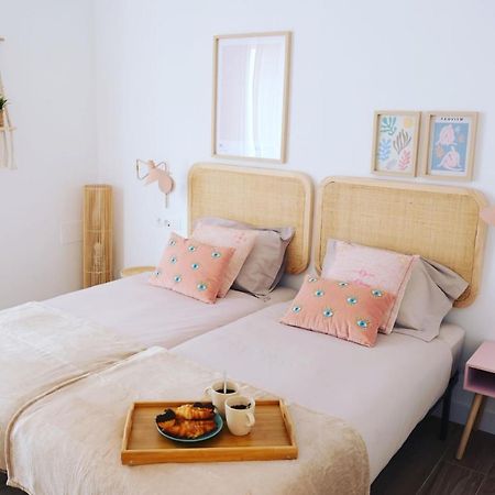 Bright And Modern Apartment In Bilbao City Center Bagian luar foto