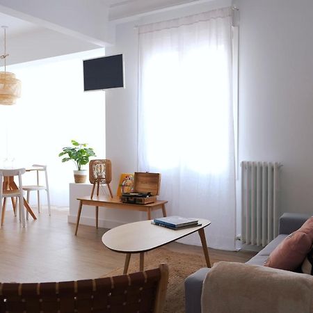 Bright And Modern Apartment In Bilbao City Center Bagian luar foto
