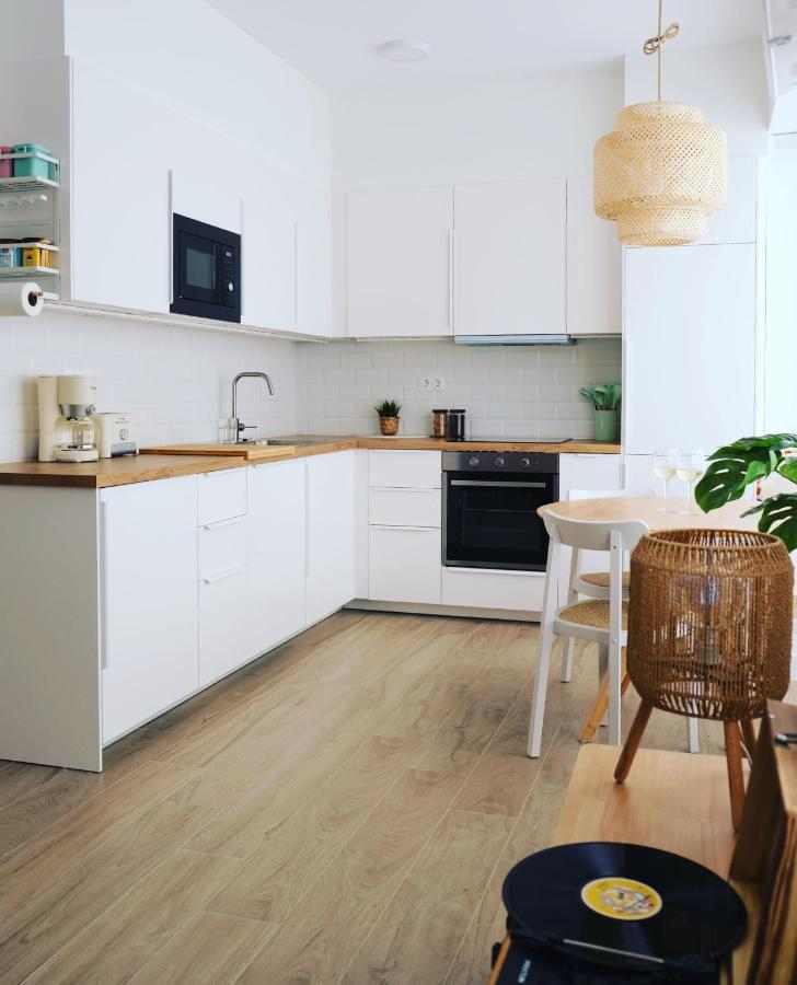 Bright And Modern Apartment In Bilbao City Center Bagian luar foto